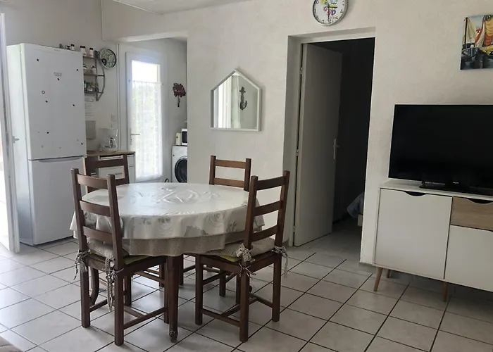 T3 Mezzanine 6p - Piscine, Parking, Proche Et Port A Saint-cyprien - Fr-1-793-25 * サン・シプリアン
