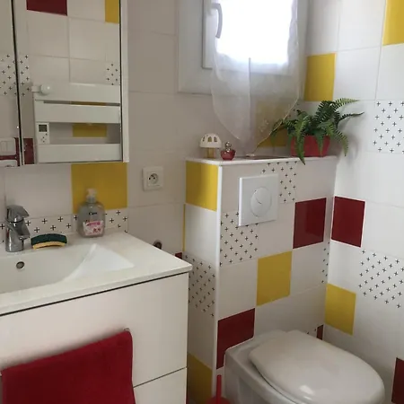 T3 Mezzanine 6p - Piscine, Parking, Proche Et Port A Saint-cyprien - Fr-1-793-25