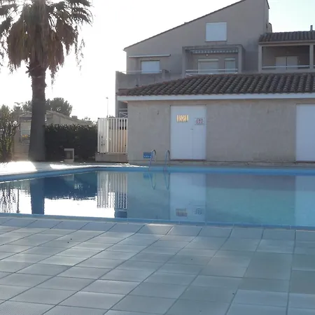 T3 Mezzanine 6p - Piscine, Parking, Proche Et Port A Saint-cyprien - Fr-1-793-25 *