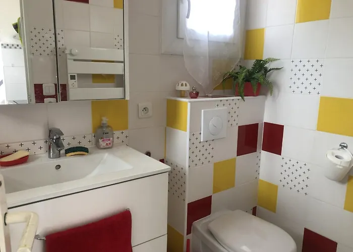 T3 Mezzanine 6p - Piscine, Parking, Proche Et Port A Saint-cyprien - Fr-1-793-25