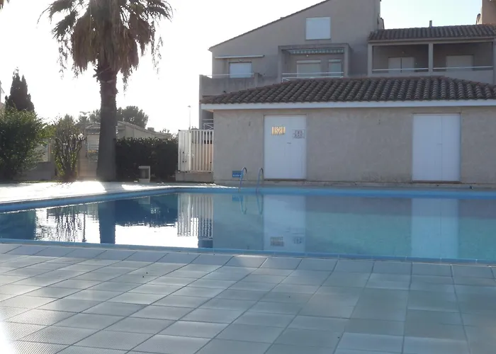 T3 Mezzanine 6p - Piscine, Parking, Proche Et Port A Saint-cyprien - Fr-1-793-25 *