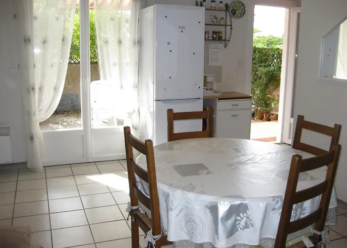 T3 Mezzanine 6p - Piscine, Parking, Proche Et Port A Saint-cyprien - Fr-1-793-25 Villa *